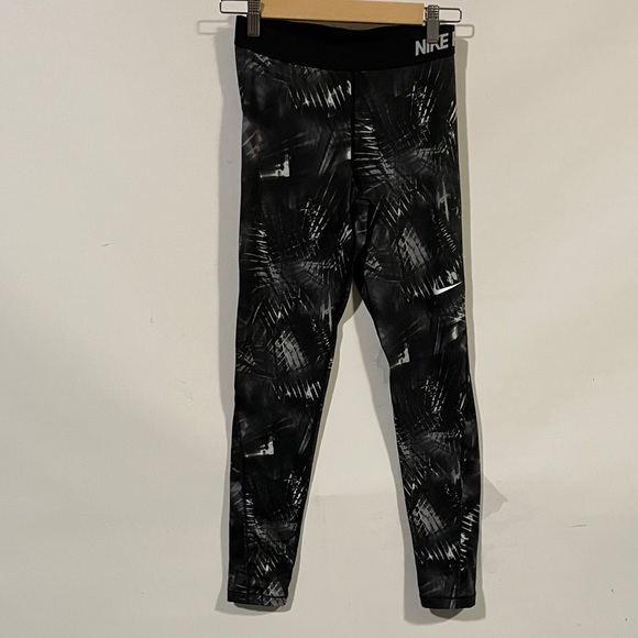 Nike pro dri-fit Black and Gray Patterned Leggings - Picture 1 of 4